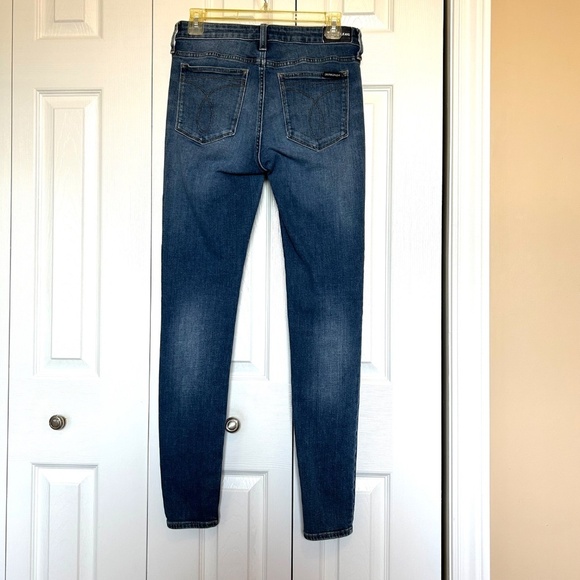Calvin Klein Jeans 001 Super Skinny Mid Rise Jeans Med Wash Size 6 - Picture 3 of 15